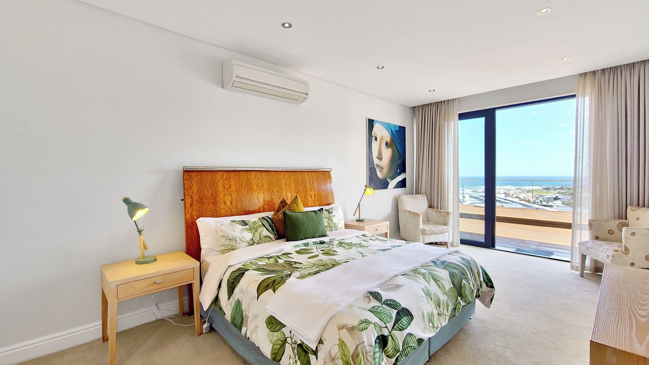 Photo of Bedroom in Camps Bay
