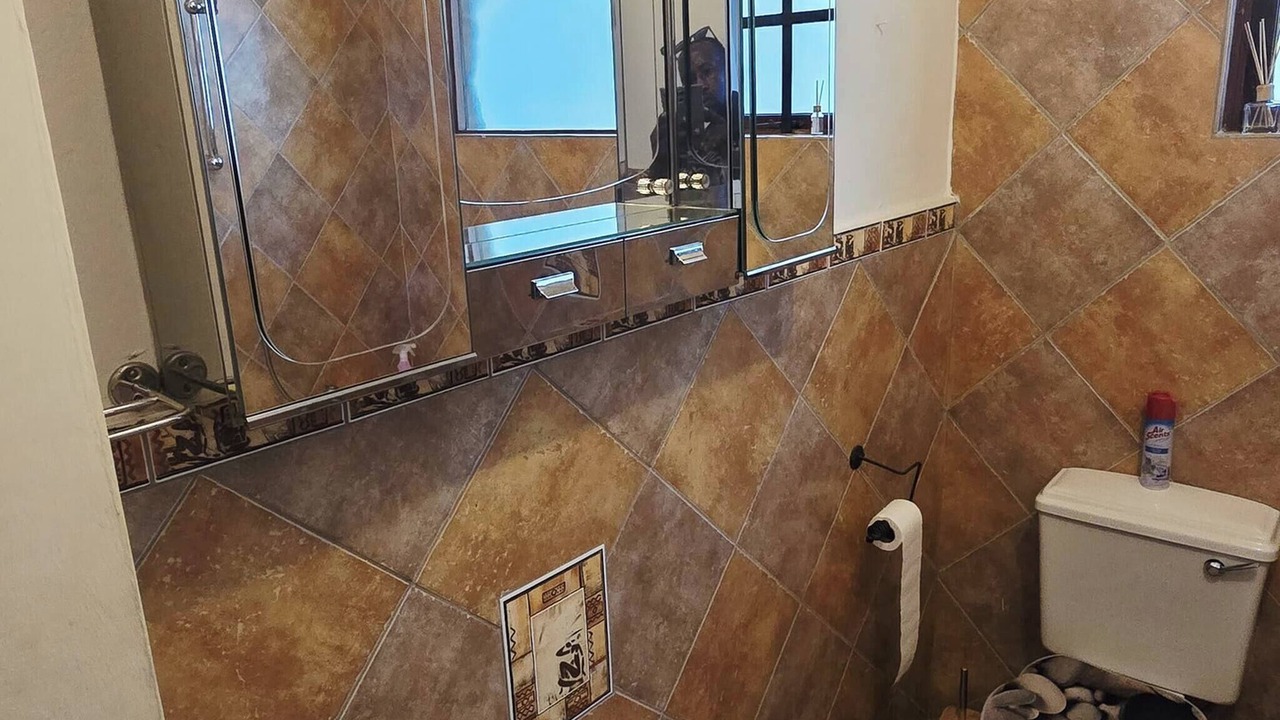Photo of Bathroom in Greater Johannesburg Metropolitan Area