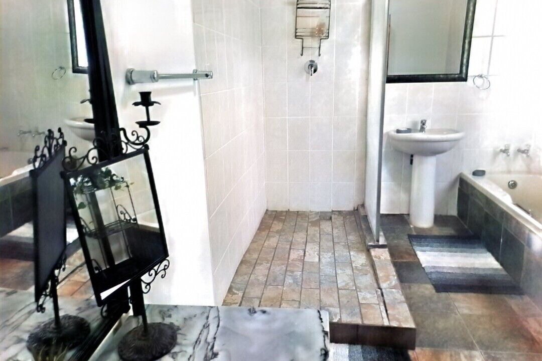 Photo of Bathroom in Aliwal North