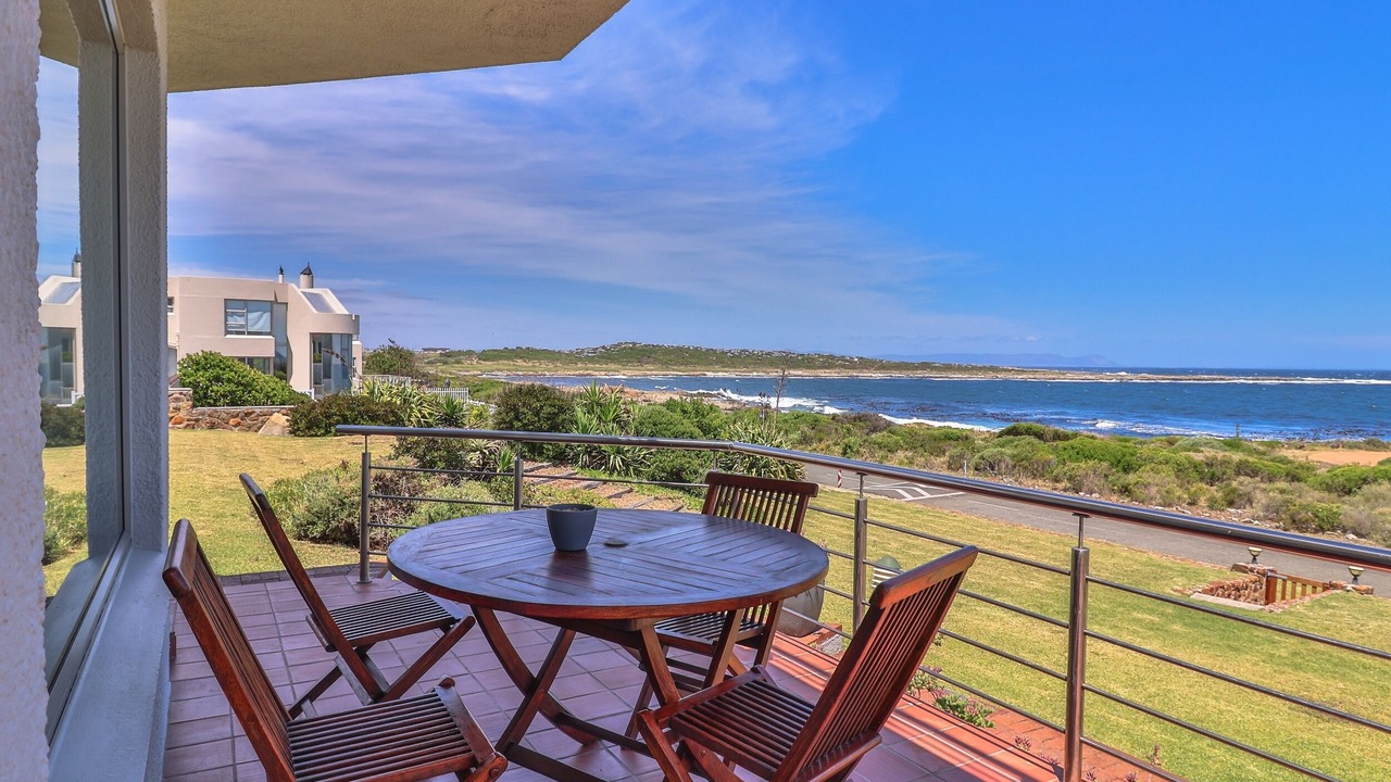 Photo of Outdoor in Sandbaai