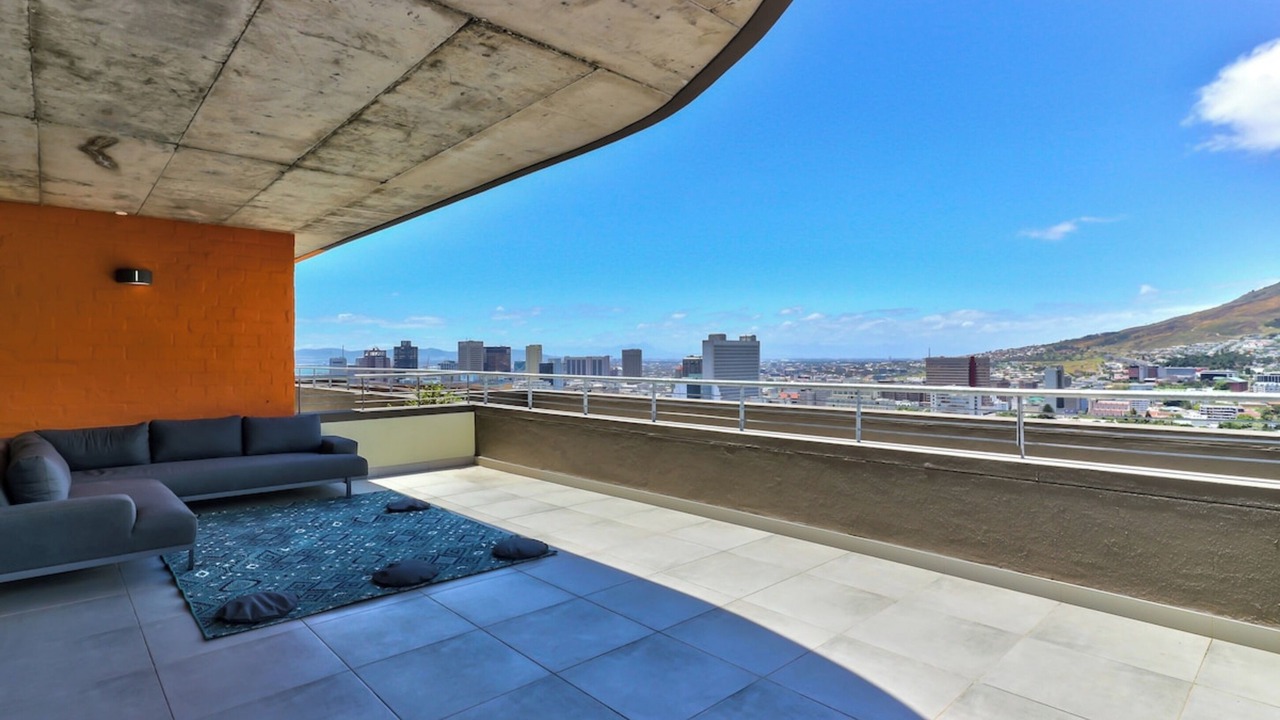 Photo of Patio Balcony in Flora Park
