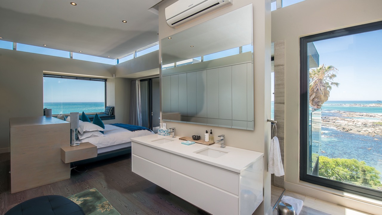 Photo of Bedroom in Camps Bay