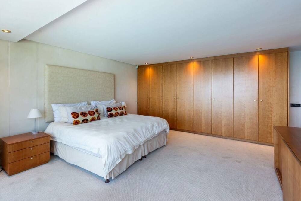 Photo of Bedroom in Bantry Bay