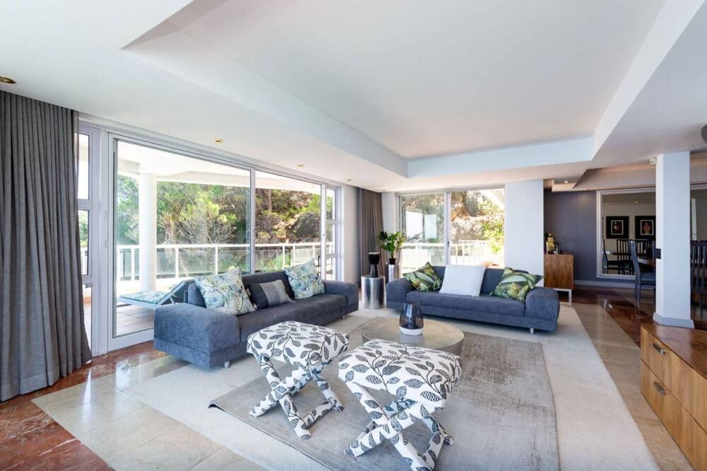 Photo of Livingroom in Bantry Bay