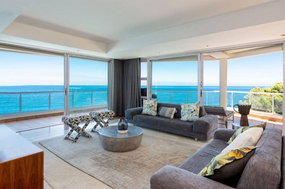 Photo of Livingroom in Bantry Bay