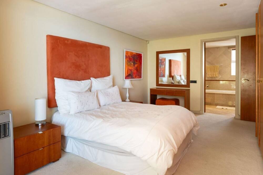 Photo of Bedroom in Bantry Bay