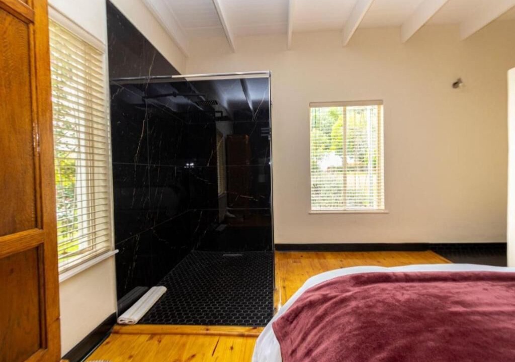 Photo of Bedroom in Emgwenya