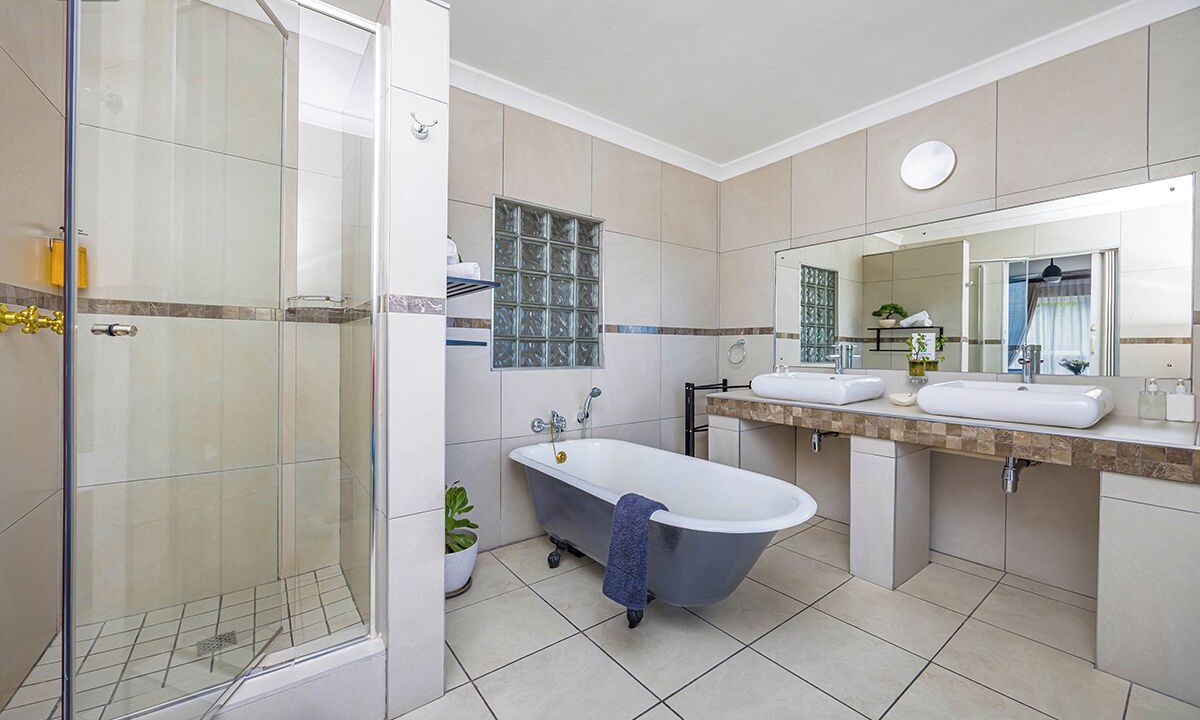Photo of Bathroom in Plattekloof