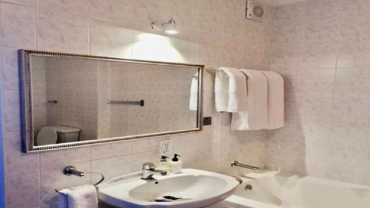 Photo of Bedroom in Lagoon Beach