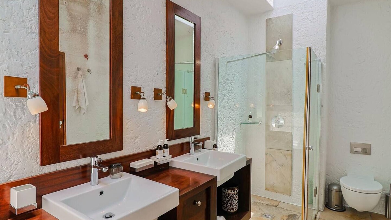 Photo of Bathroom in Eastcliff