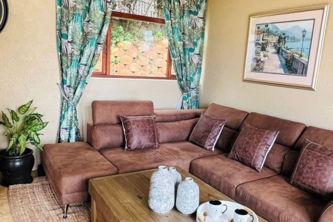 Photo of Livingroom in Sheffield Beach