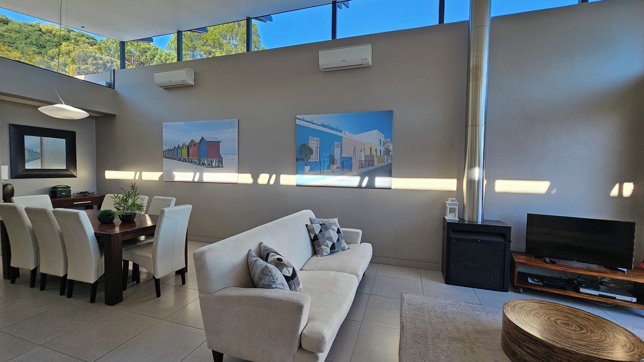 Photo of Livingroom in Scott Estate