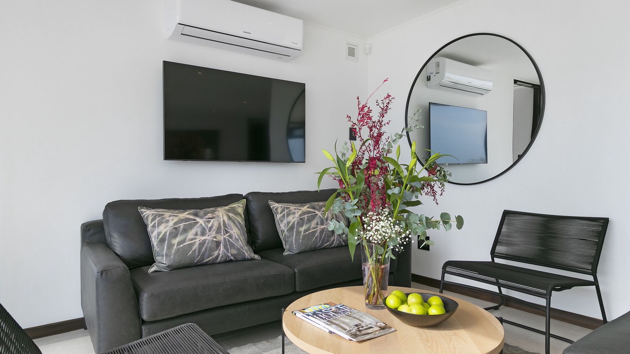 Photo of Livingroom in Three Anchor Bay
