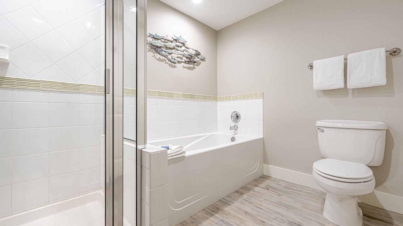 Photo of Bathroom in Baytowne Wharf