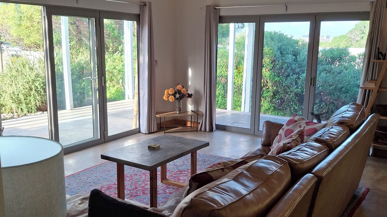 Photo of Livingroom in Wilderness Beach