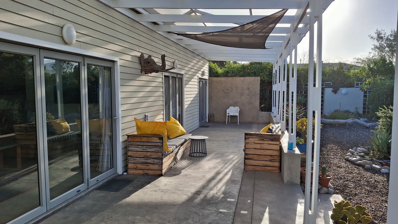 Photo of Patio Balcony in Wilderness Beach