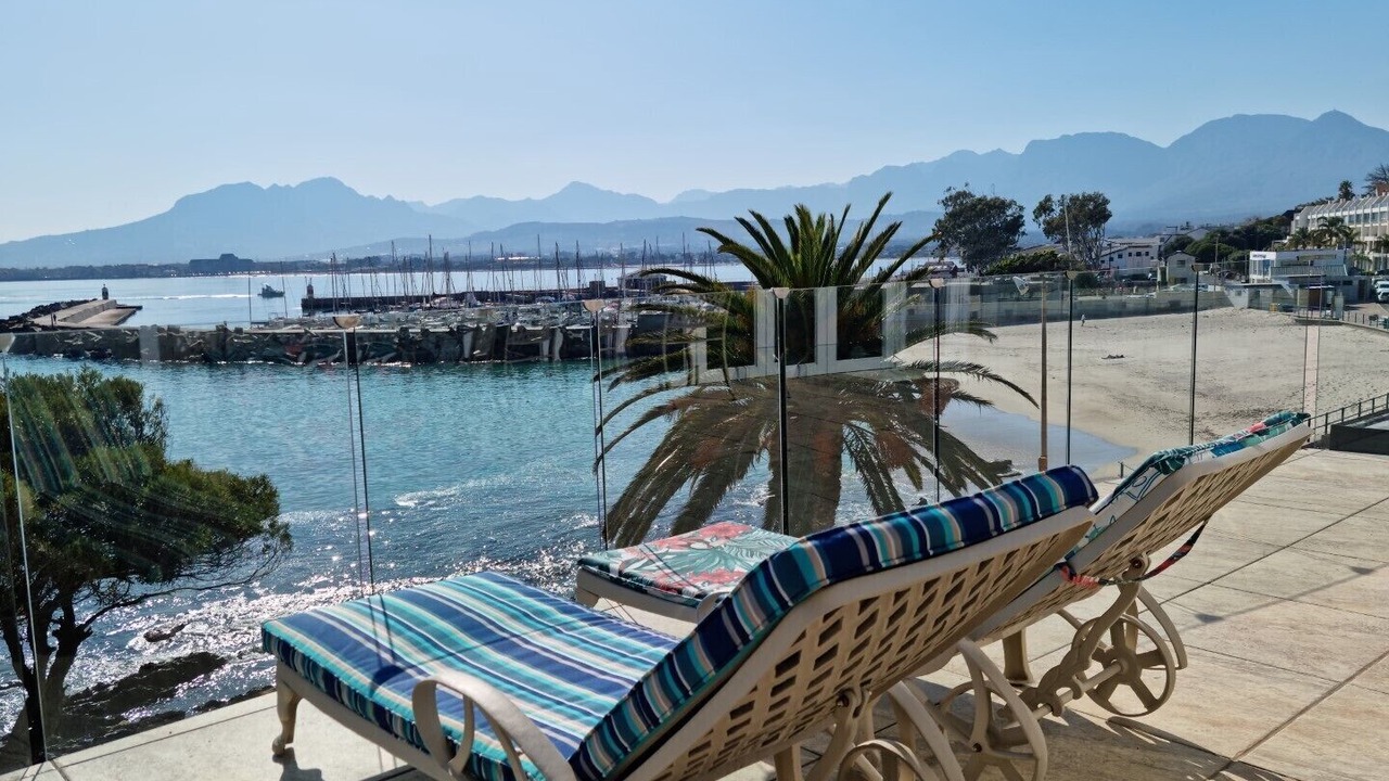 Photo of Patio Balcony in Gordons Bay Central
