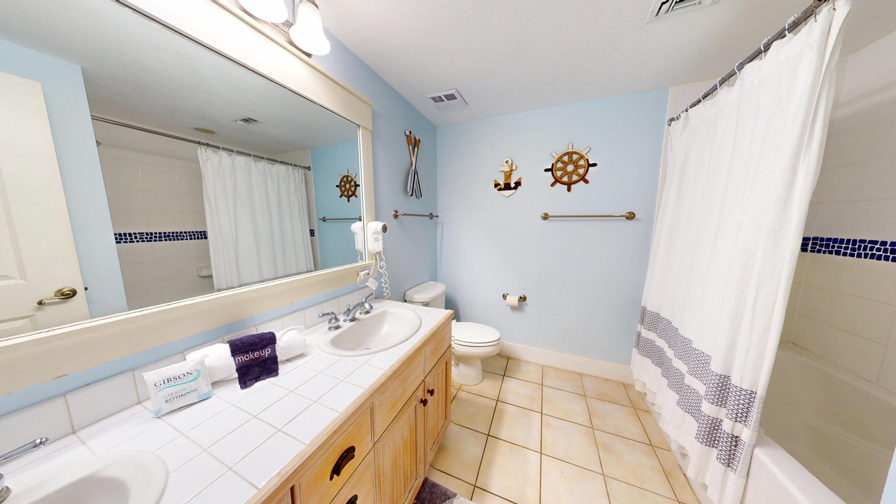 Photo of Bathroom in Baytowne Wharf