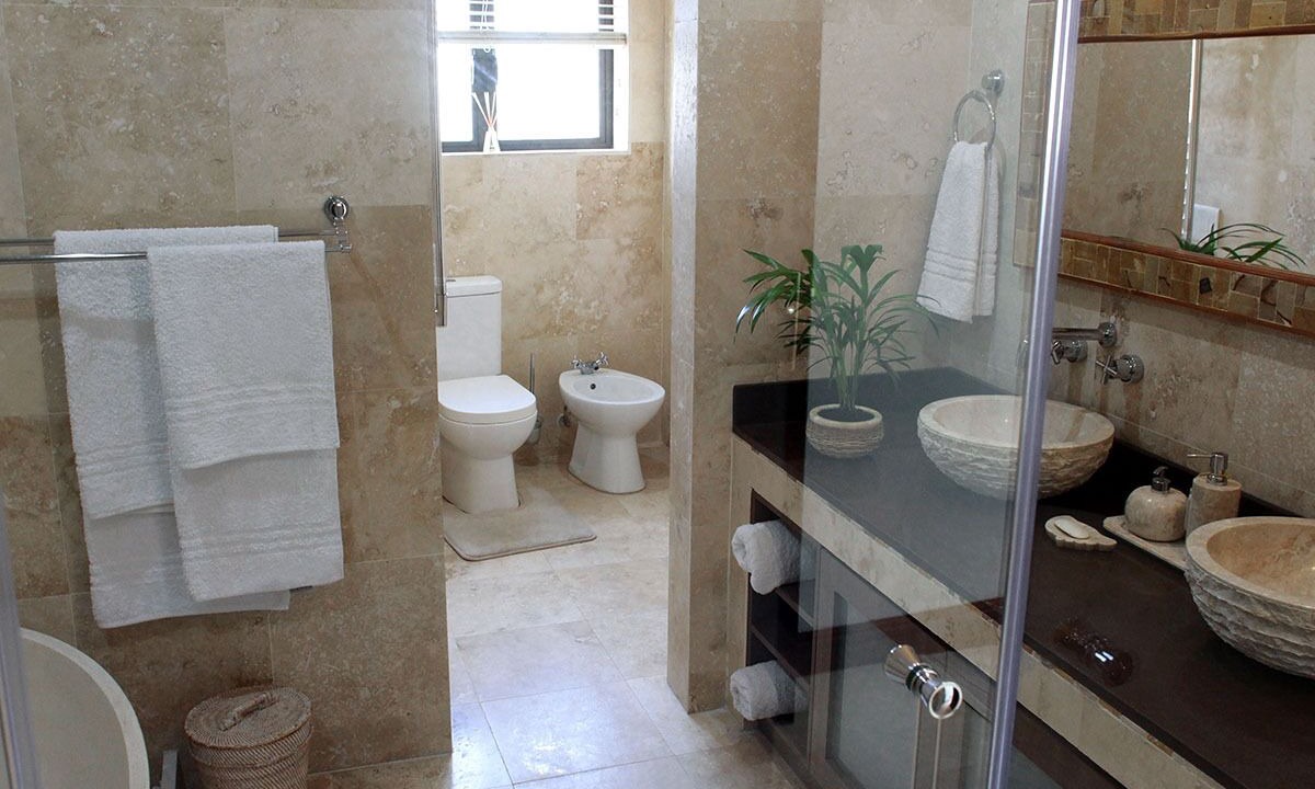 Photo of Bathroom in Bloubergstrand