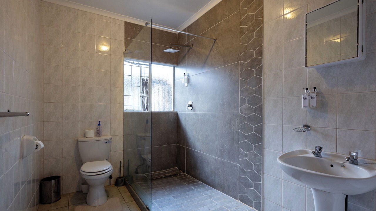 Photo of Bathroom in Garsfontein