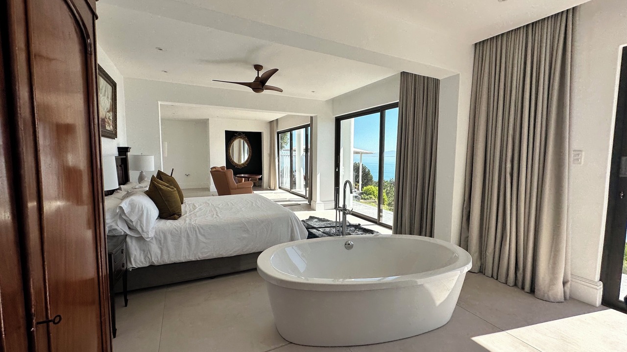 Photo of Bedroom in Mountainside
