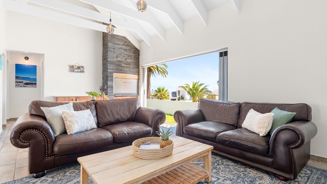 Photo of Livingroom in Shelley Point
