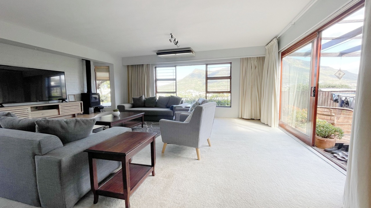 Photo of Livingroom in Scott Estate