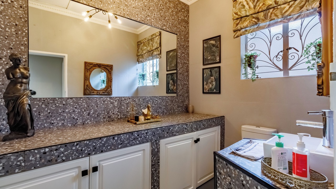 Photo of Bathroom in Greater Johannesburg Metropolitan Area