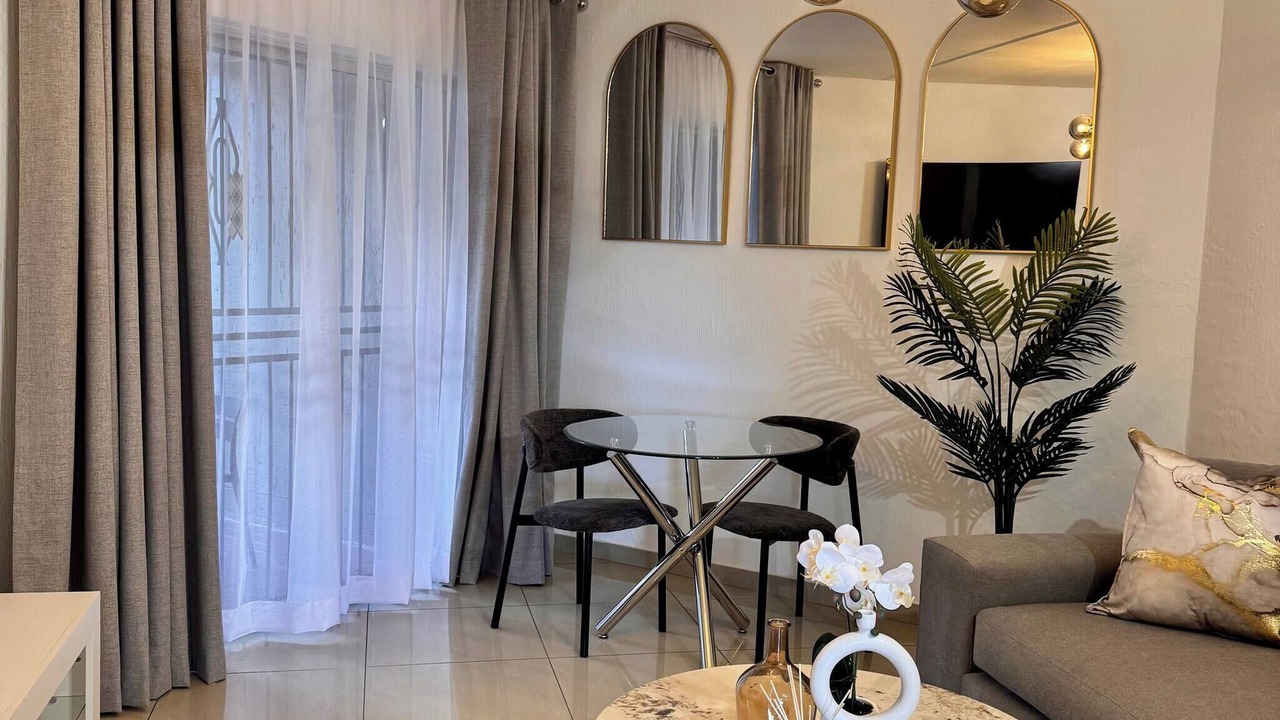 Photo of Livingroom in Greater Johannesburg Metropolitan Area