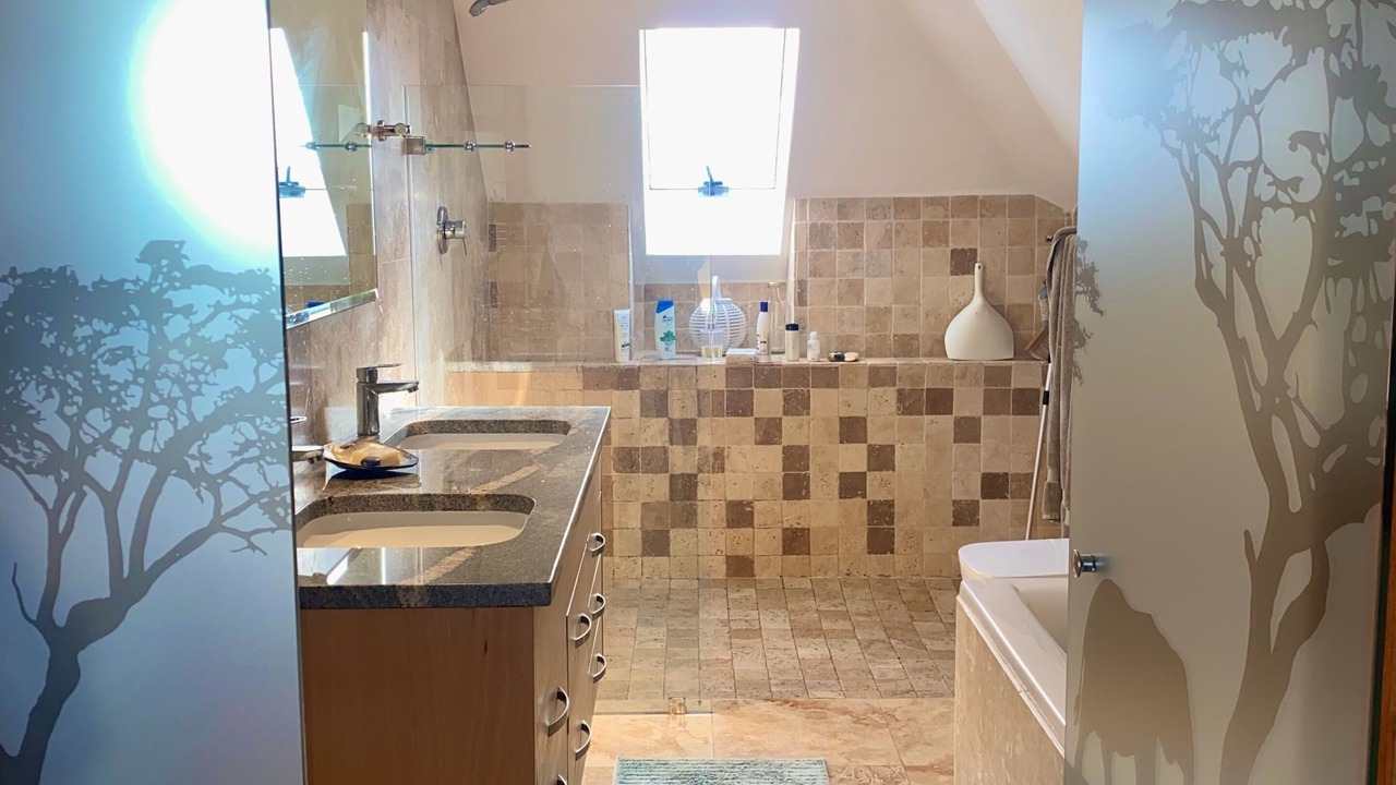 Photo of Bathroom in Bloubergstrand