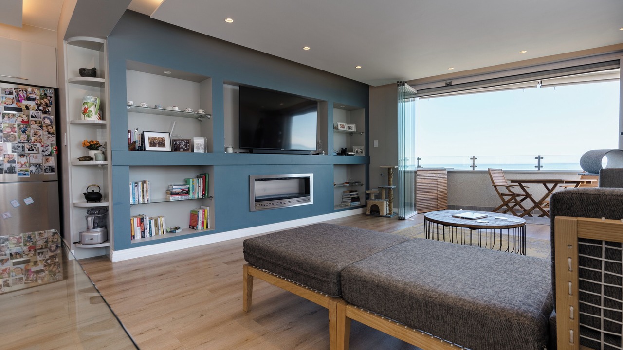 Photo of Livingroom in Three Anchor Bay