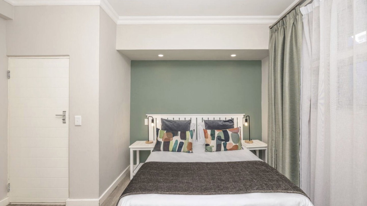 Photo of Bedroom in Three Anchor Bay