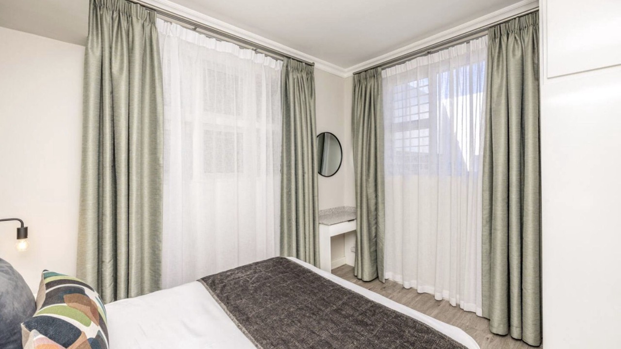 Photo of Bedroom in Three Anchor Bay