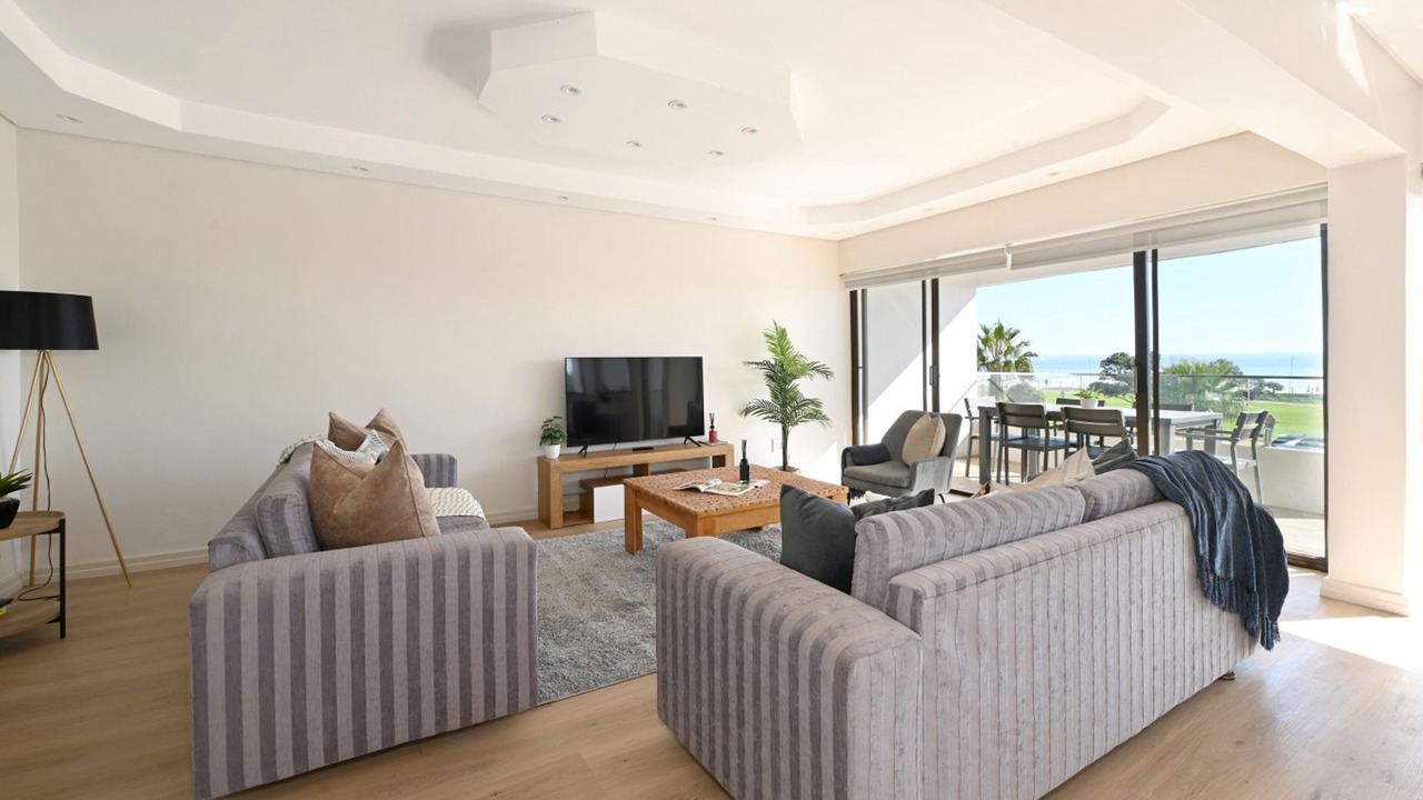 Photo of Livingroom in Three Anchor Bay