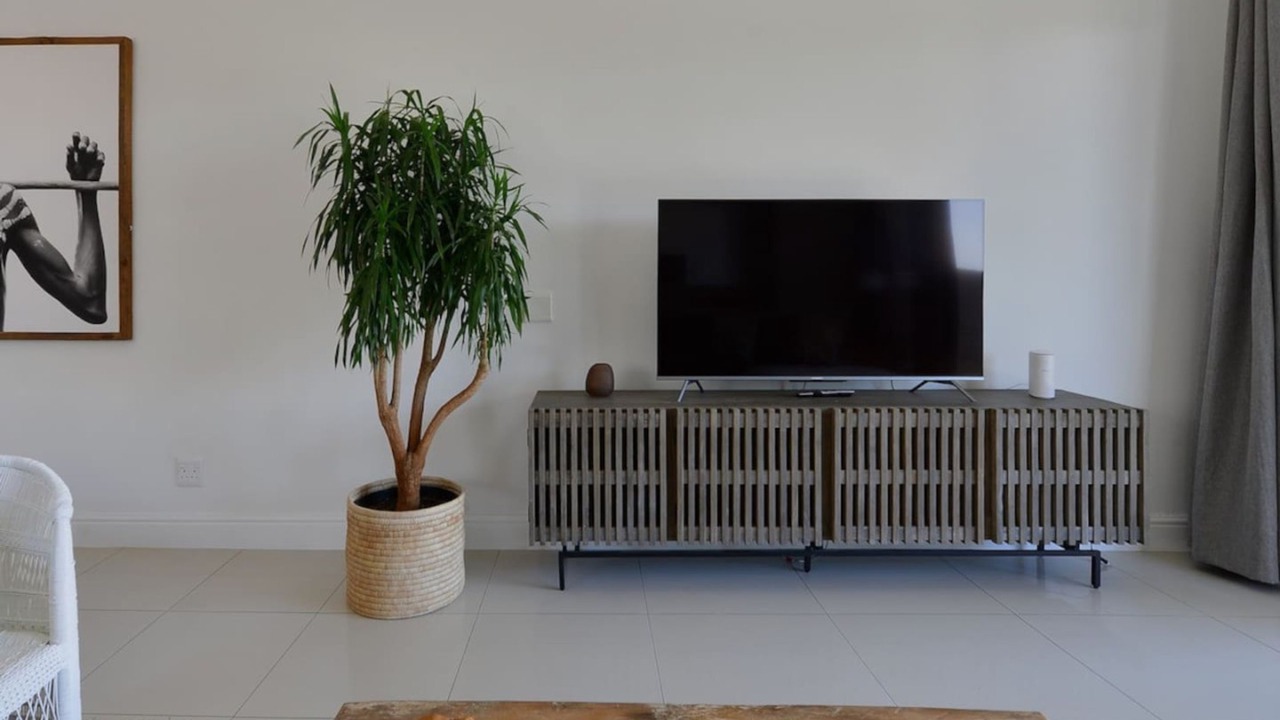Photo of Livingroom in Three Anchor Bay