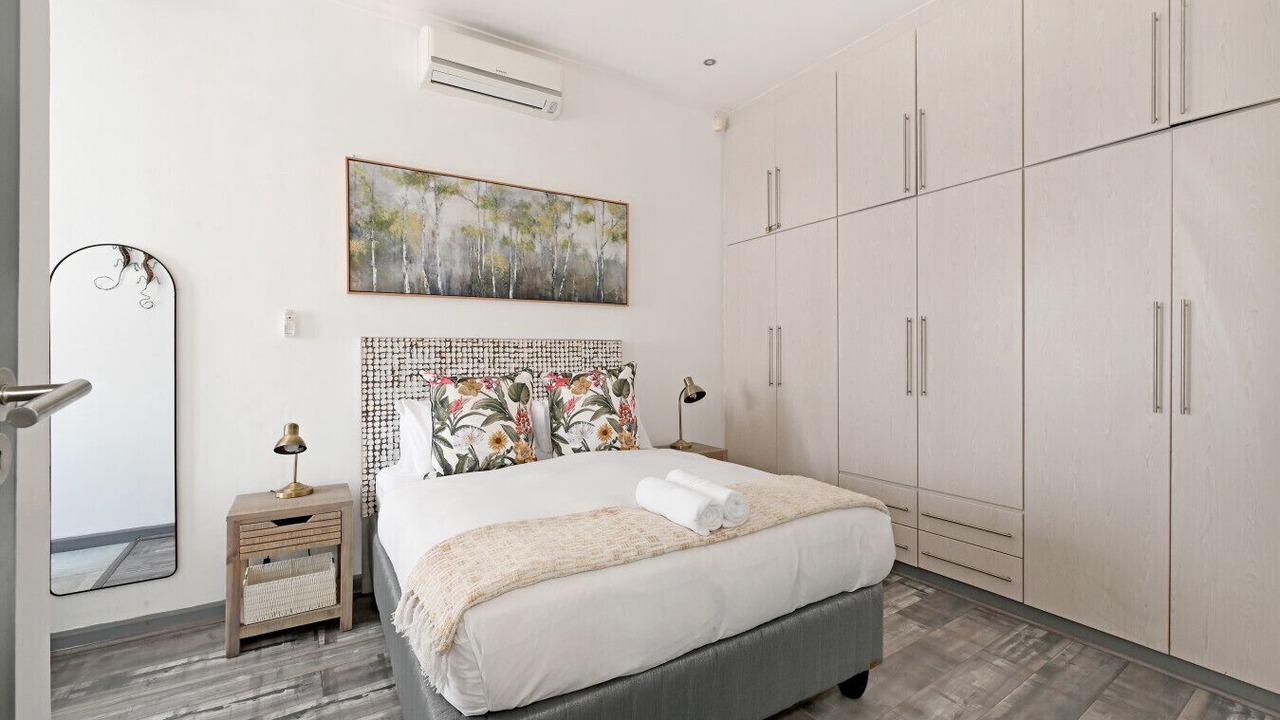 Photo of Bedroom in Three Anchor Bay