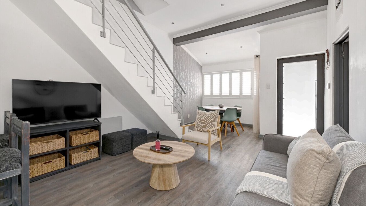 Photo of Livingroom in Three Anchor Bay