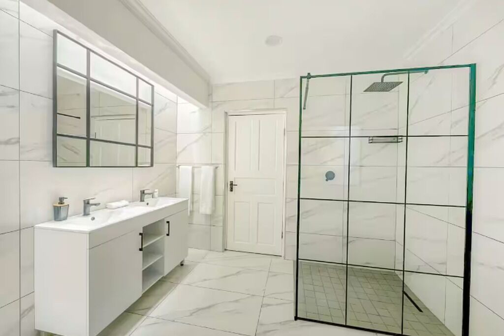 Photo of Bathroom in Greater Johannesburg Metropolitan Area
