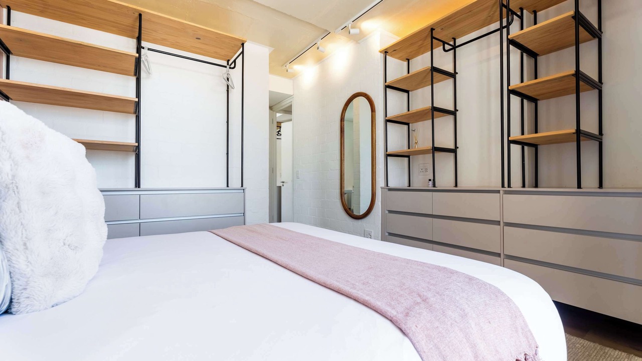 Photo of Bedroom in Three Anchor Bay