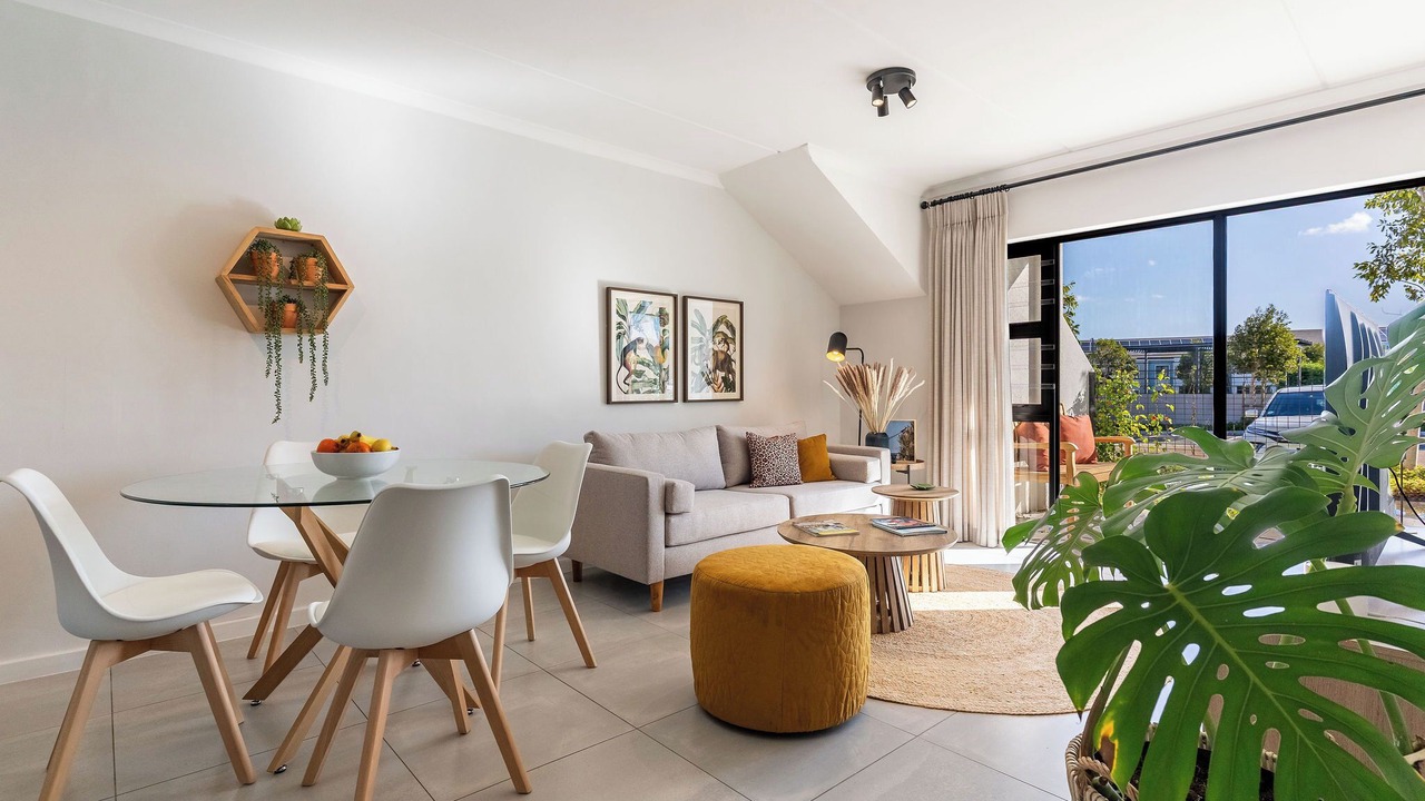 Photo of Livingroom in Burgundy Estate