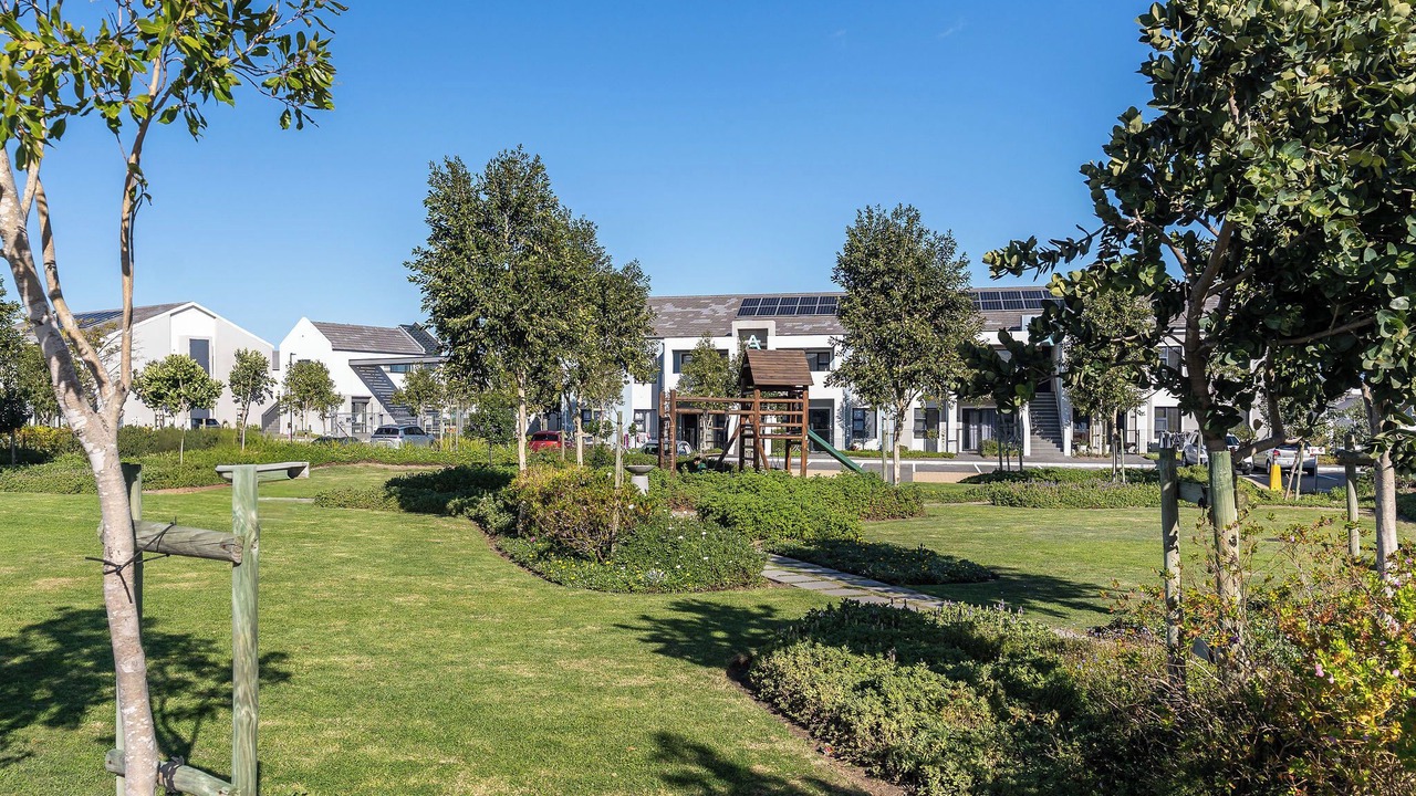 Photo of Outdoor in Burgundy Estate