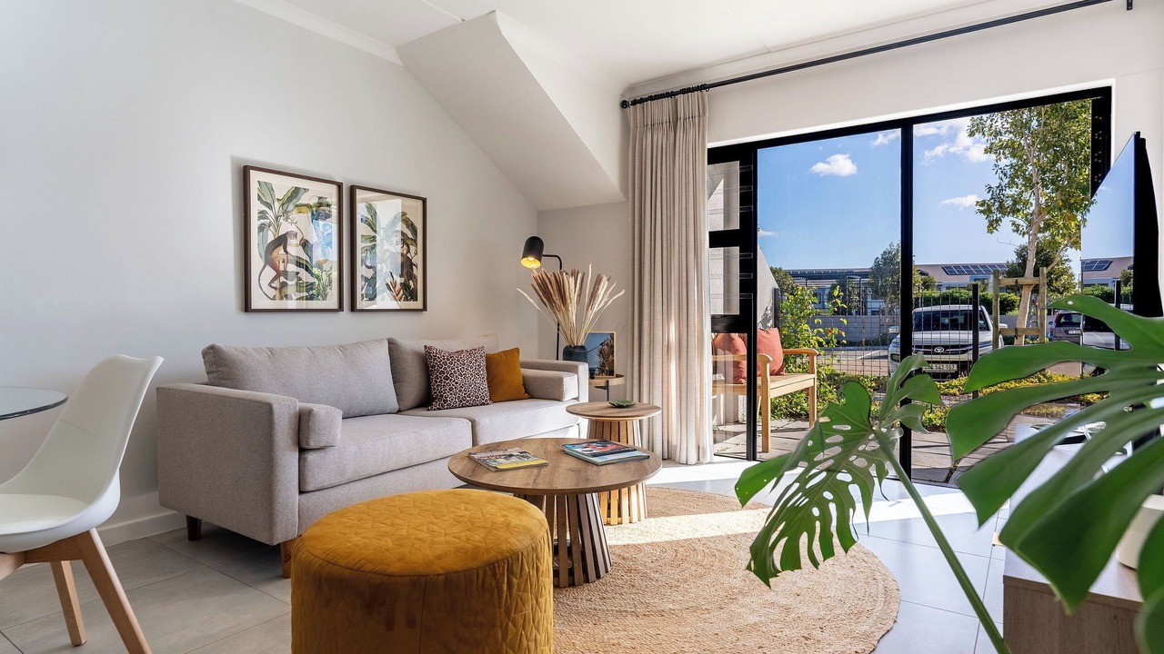 Photo of Livingroom in Burgundy Estate