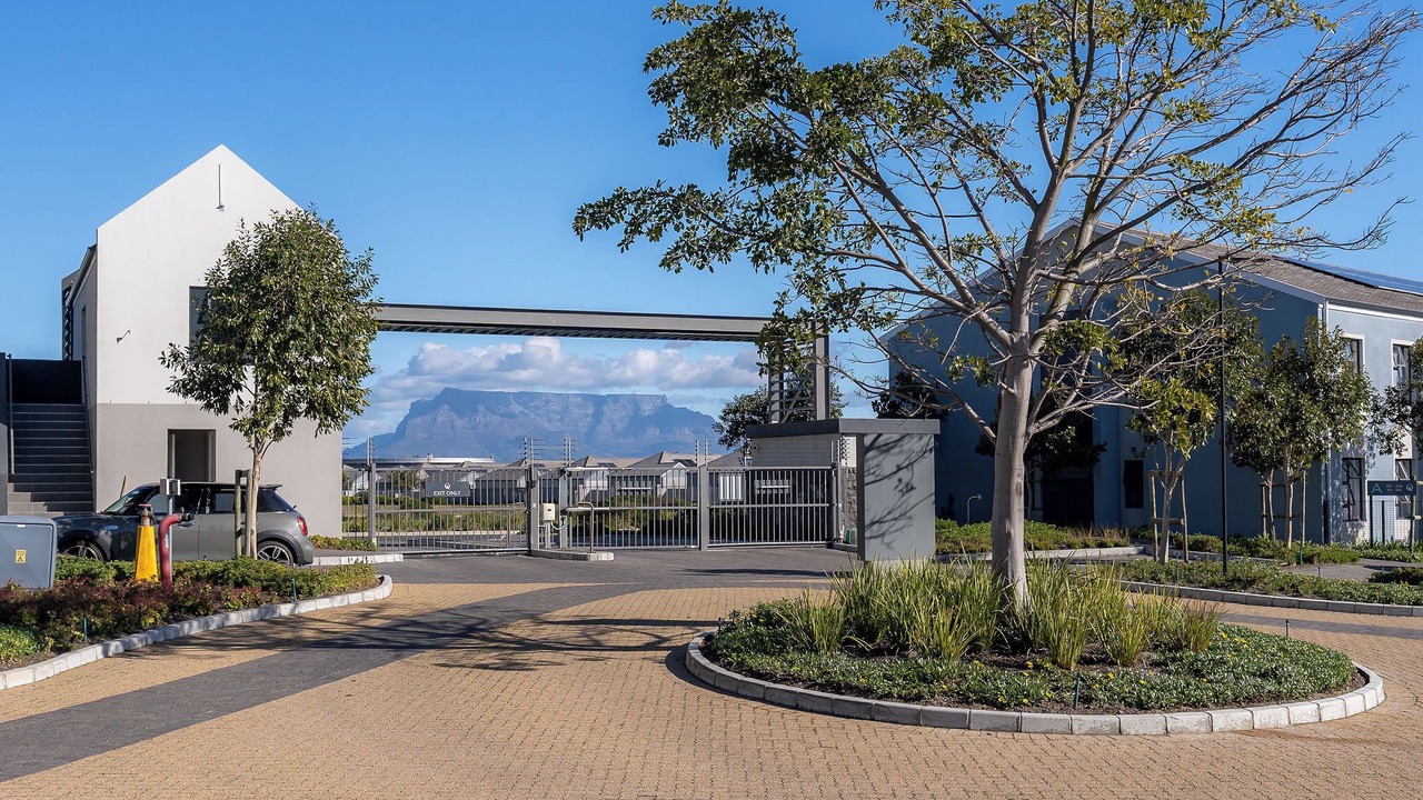 Photo of Outdoor in Burgundy Estate