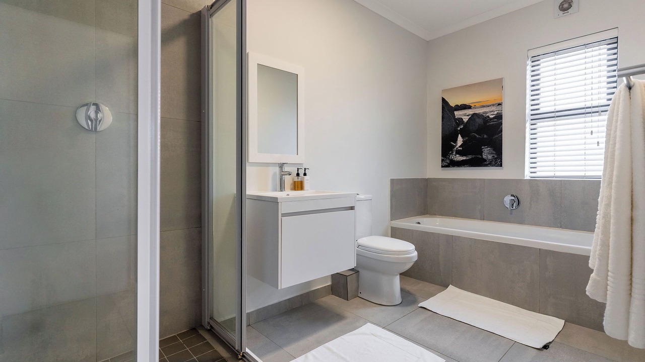 Photo of Bathroom in Burgundy Estate