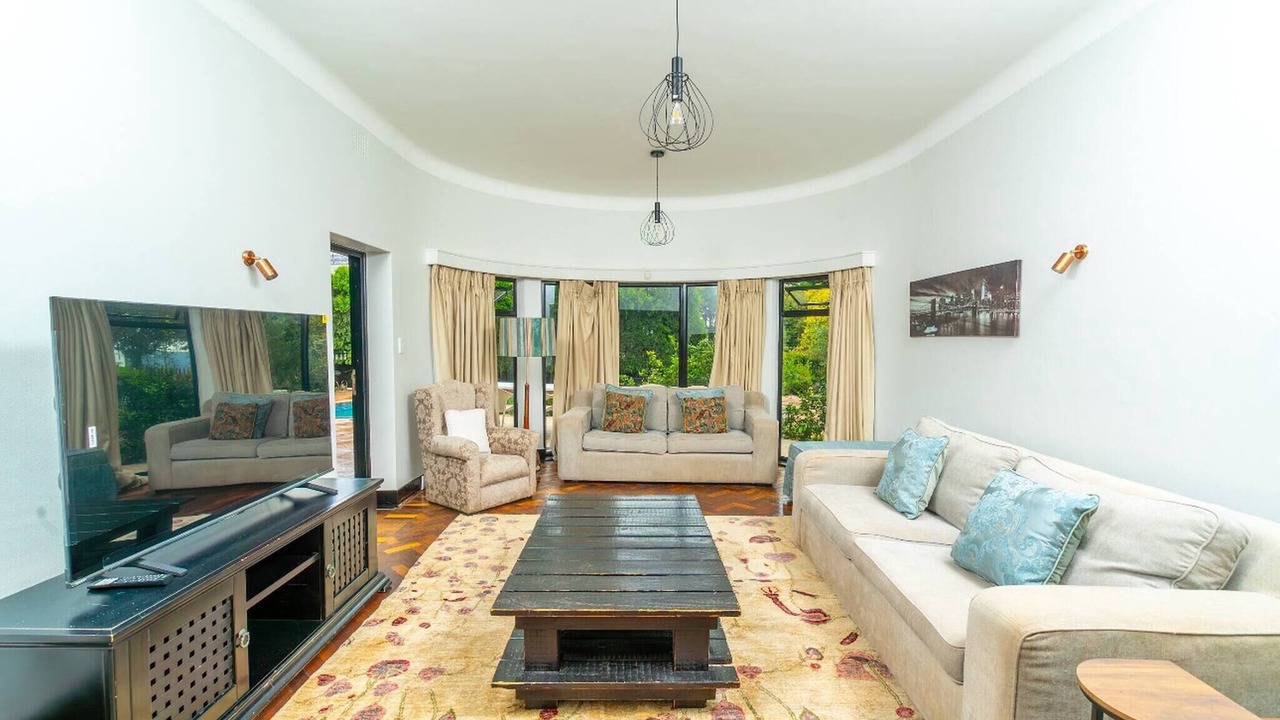 Photo of Livingroom in Greater Johannesburg Metropolitan Area