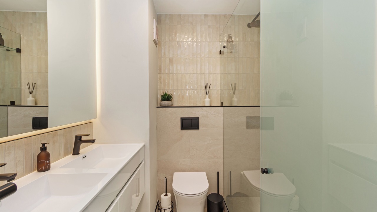 Photo of Bathroom in Three Anchor Bay