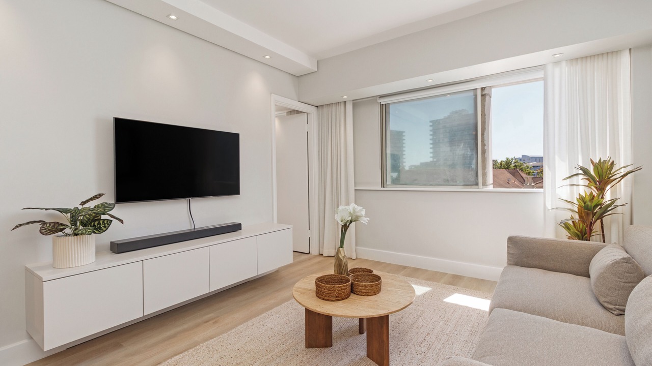 Photo of Livingroom in Three Anchor Bay