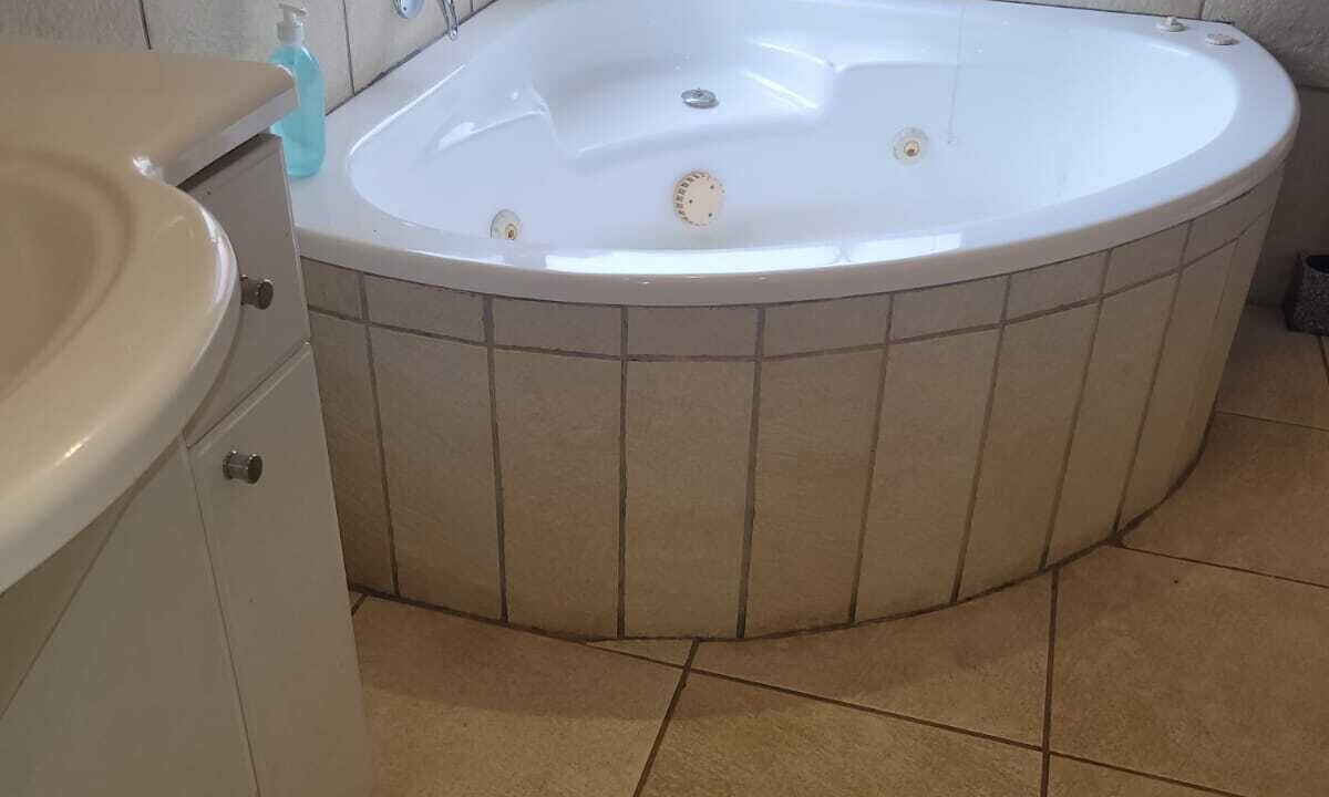 Photo of Bathroom in Faerie Glen