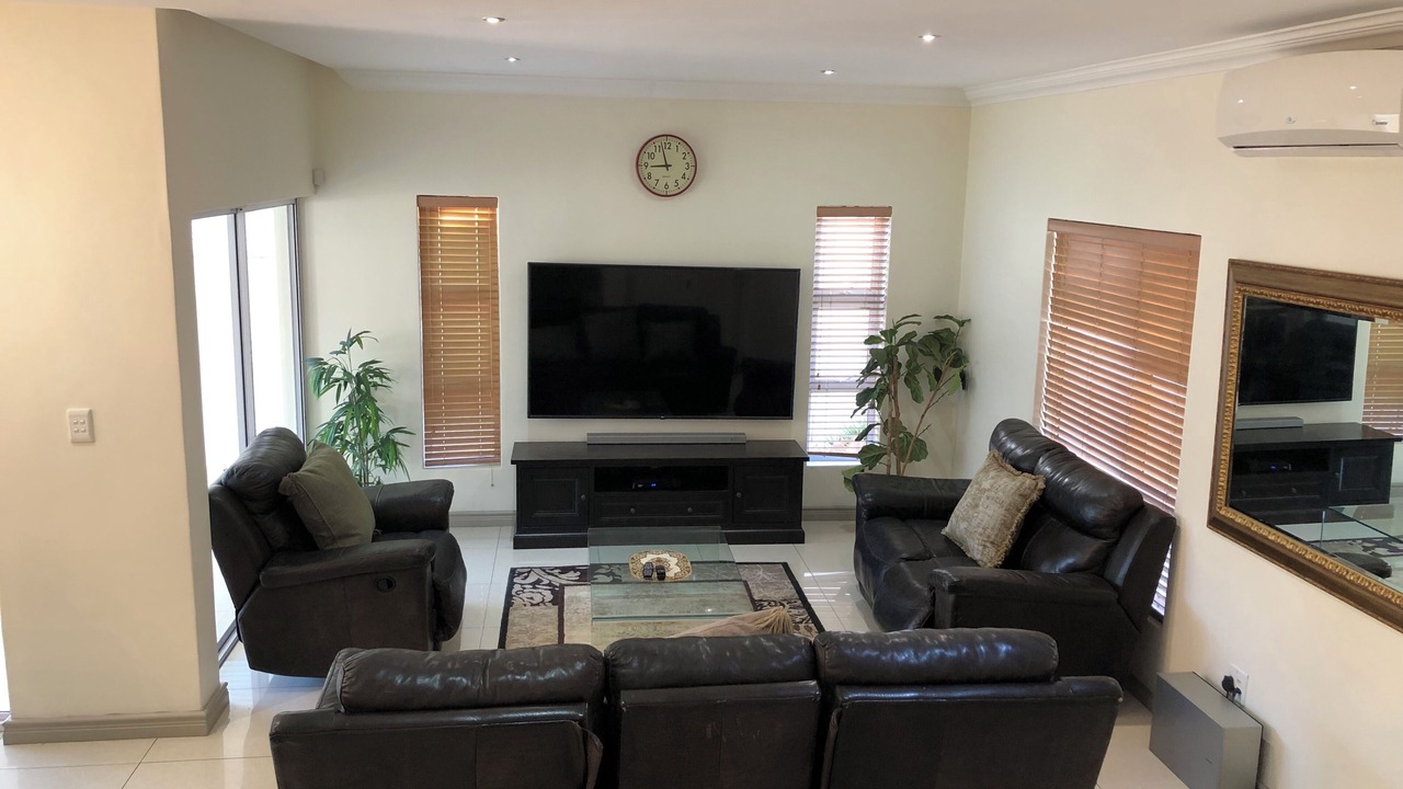 Photo of Livingroom in Bloubergstrand