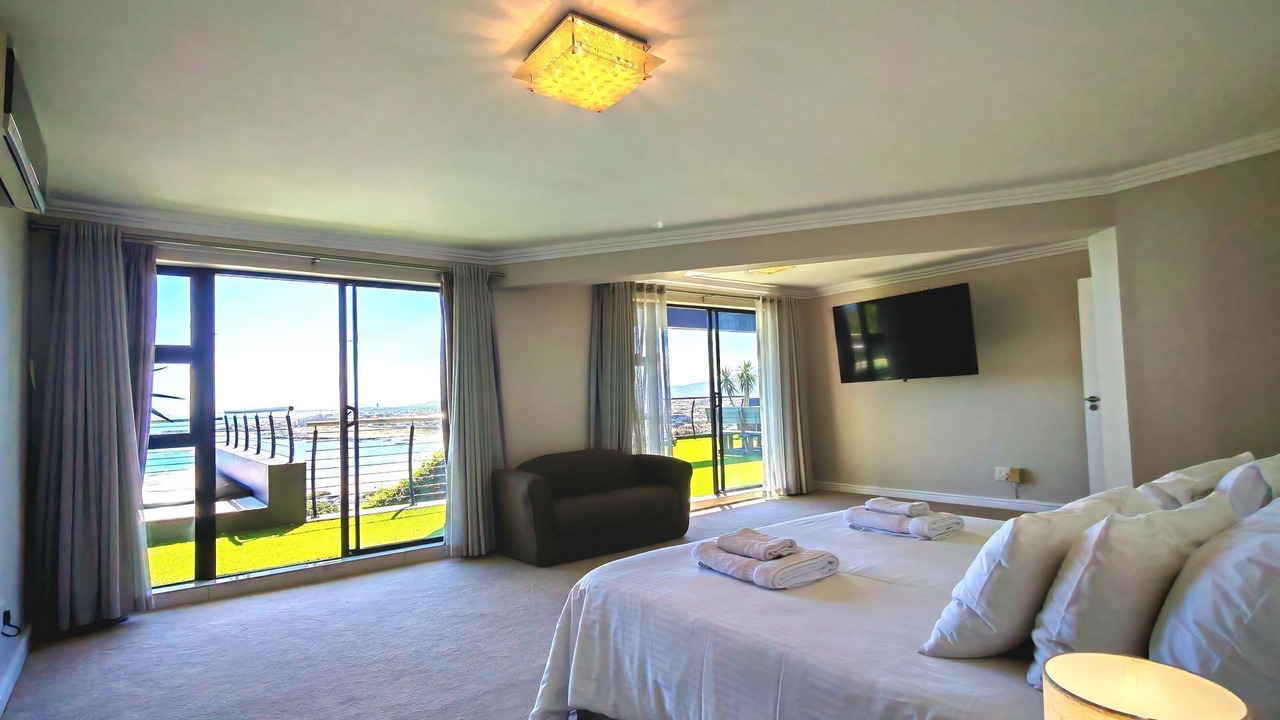 Photo of Bedroom in Mountainside